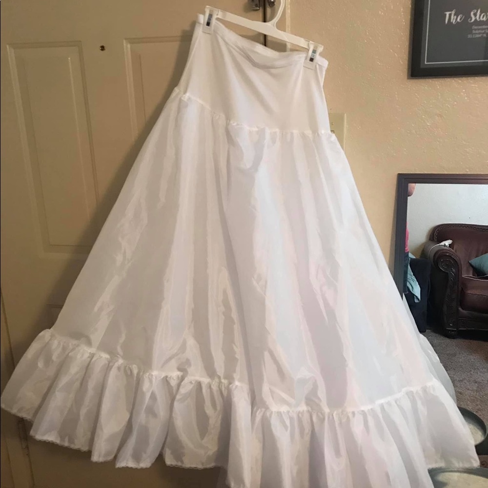 Bridal underskirt- lots of volume